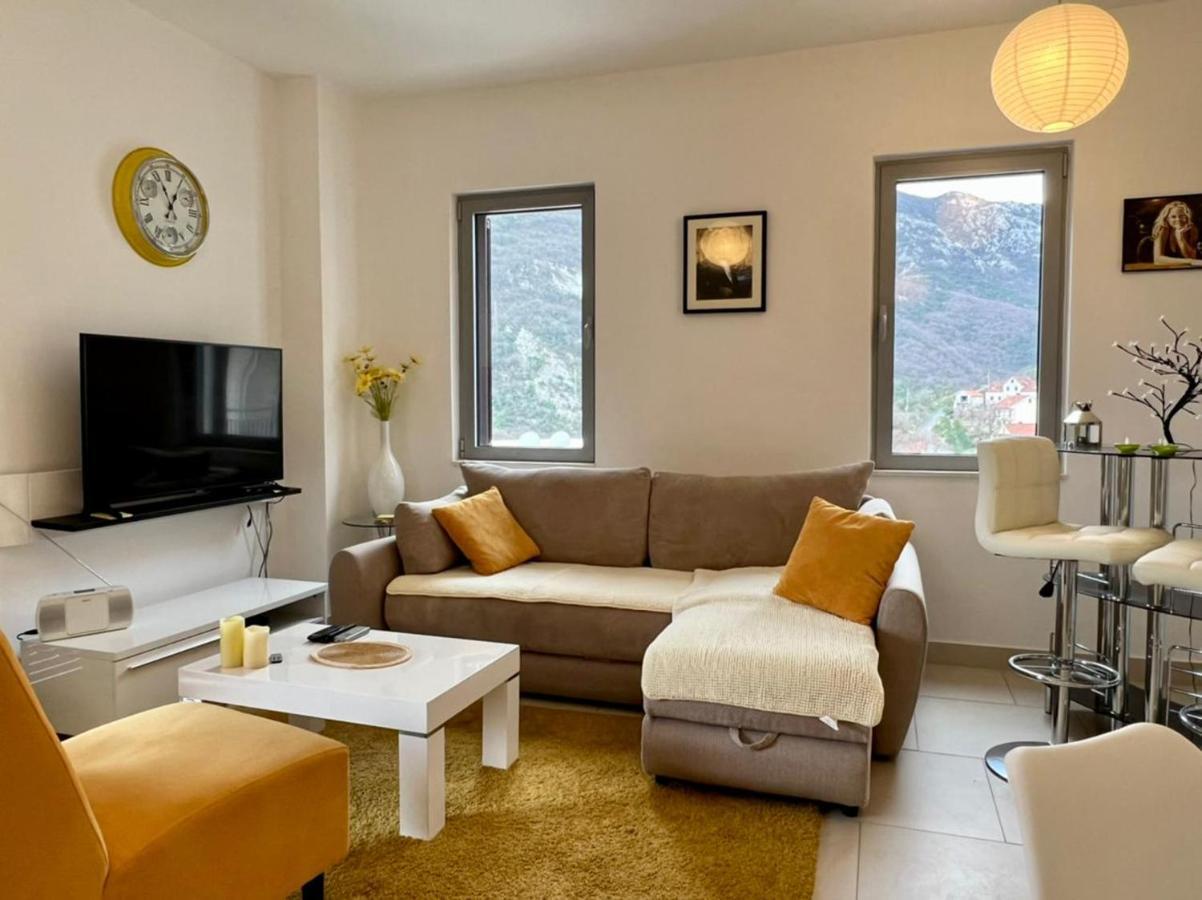 Lavender Bay Apartment C23 Котор Екстер'єр фото